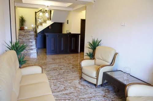 Hotel Anna Junior Târgu Jiu Zewnętrze zdjęcie